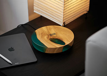 Resin and wood wireless charger